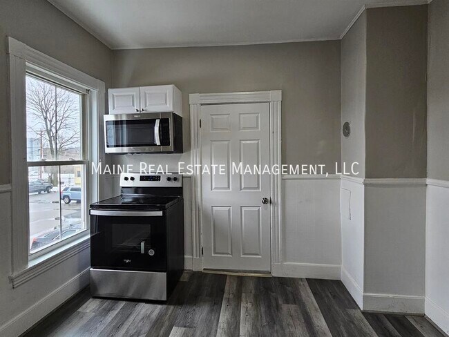Building Photo - 144 Pierce St