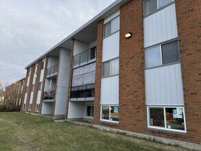 Building Photo - 12955-12101 101 St NW