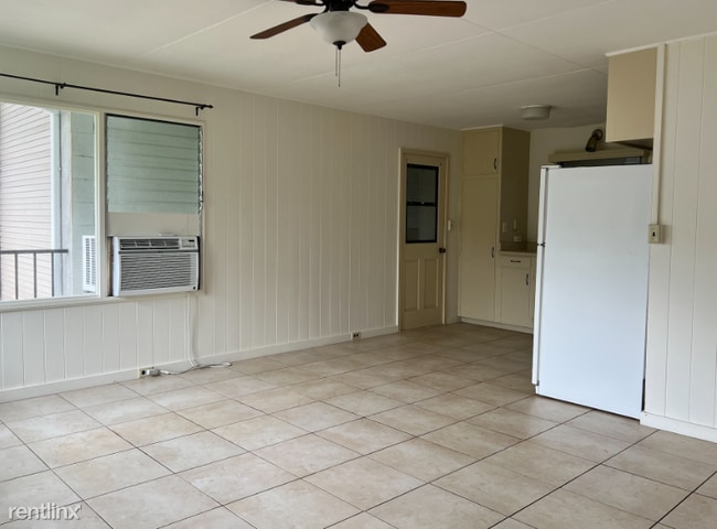 Building Photo - 2308A Kalihi St