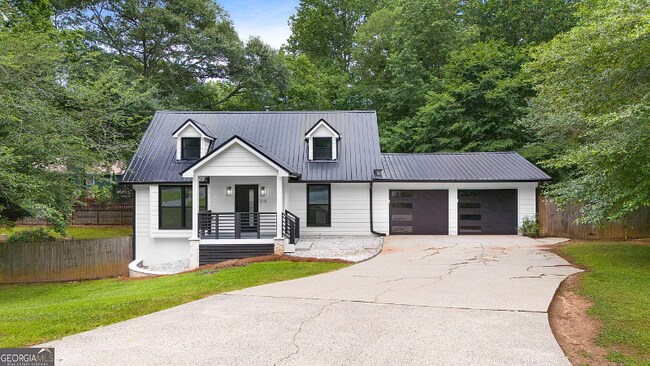 Building Photo - 318 Foxfire Dr SW