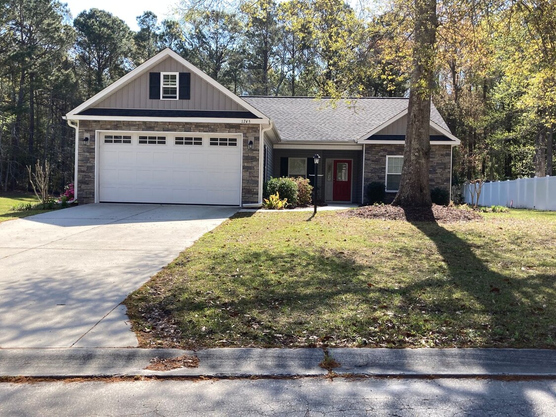 Primary Photo - Ocean Isle Beach Mainland - Long Term Rental