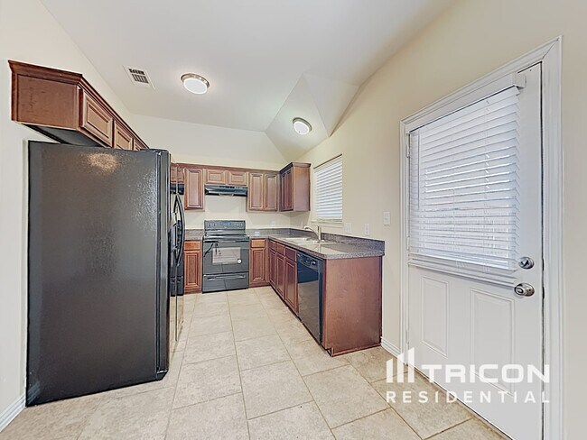 Building Photo - 12436 Hunters Mill Trail Burleson TX