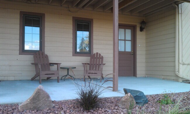 Apartment front porch and door - 5979 Willow Springs Dr