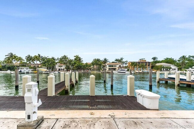 Building Photo - 6101 Laguna Dr W
