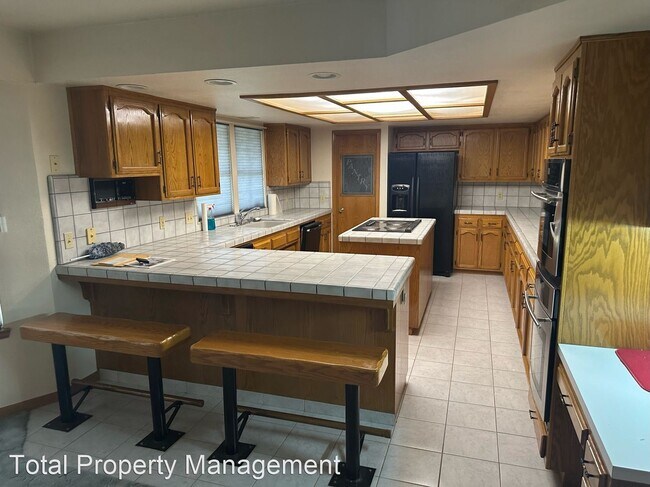 Building Photo - 3 br, 3 bath House - 961 N. N Pl.