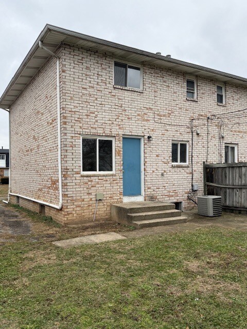 Building Photo - 3402 Beachworth Dr