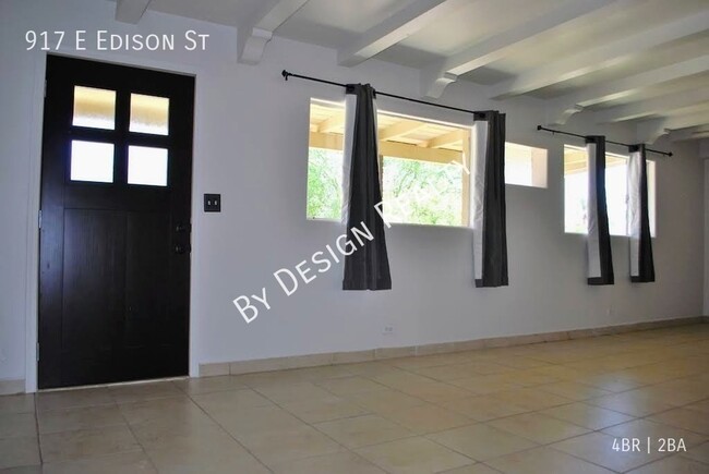 Building Photo - Remodeled 4 Bed 2 Bath w/Office - 1 Mile t...