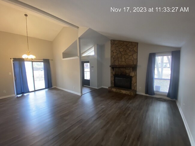 Foto del edificio - 419 Loblolly Ct