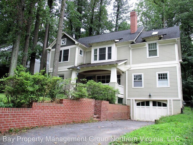Building Photo - 4 br, 3 bath House - 525 POPLAR DR