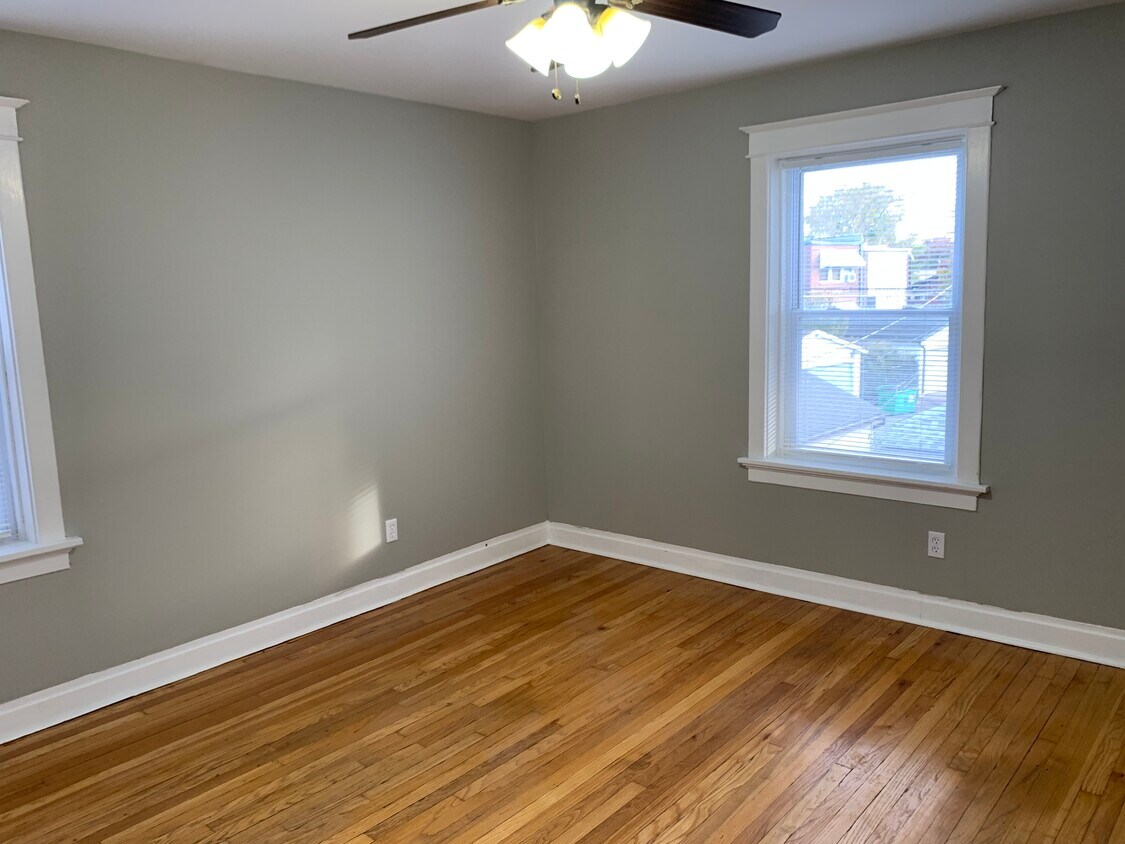 4918 Holly Hills Ave, Saint Louis, MO 63109 House Rental in Saint