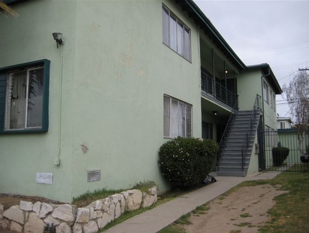 Building Photo - Dixon Manor