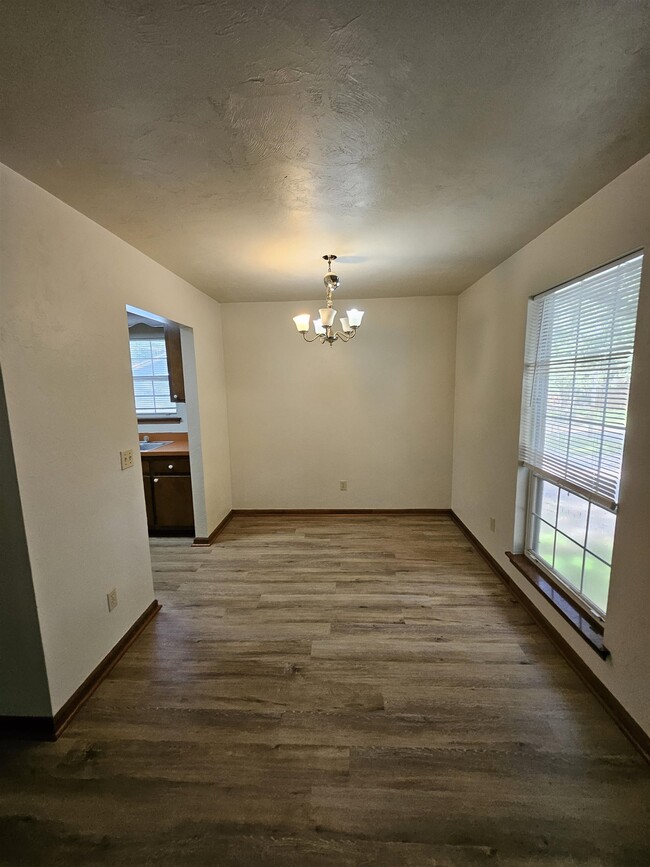 Foto del edificio - 2061 Rickards Rd