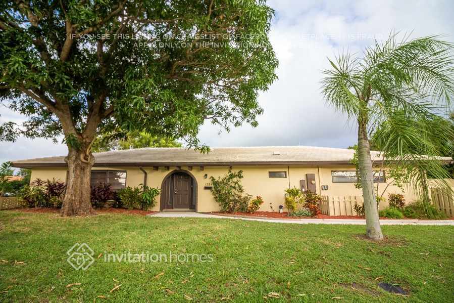 Foto principal - 1384 SW 14th Ave