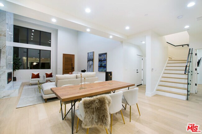 Foto del edificio - 244 S Gramercy Pl