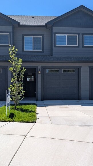 Building Photo - 1122 SE Catherine Way