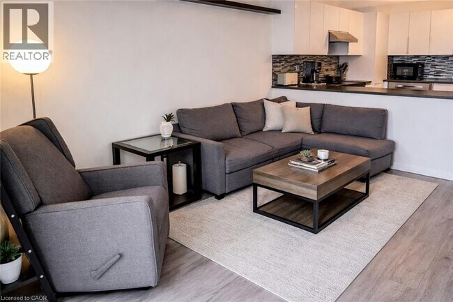 Photo du bâtiment - 400 York Blvd