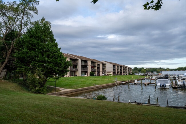 Welcome to Your Home at Water's Edge! - Harborside Village Apartments
