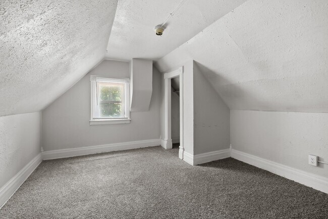 Foto del edificio - 825 Oakland Dr