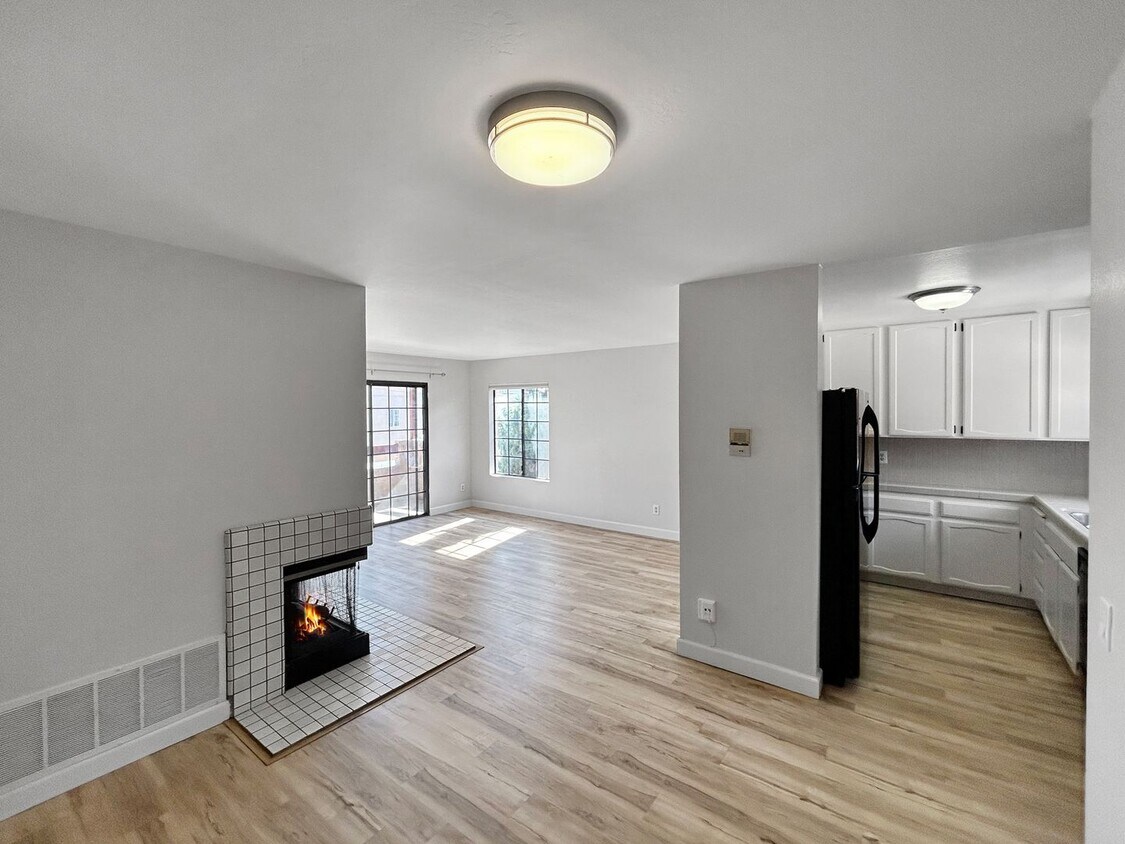 Foto principal - Stunning 2BD/1BA W/ In-Unit laundry, AC, and Reserved Parking in North Park!