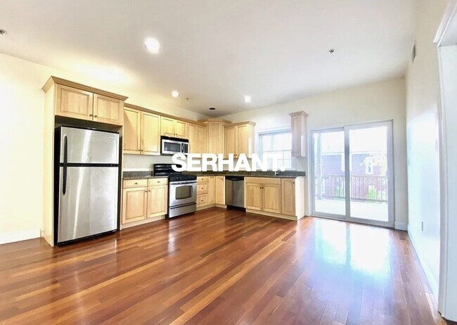Foto del edificio - 657 Bennington St