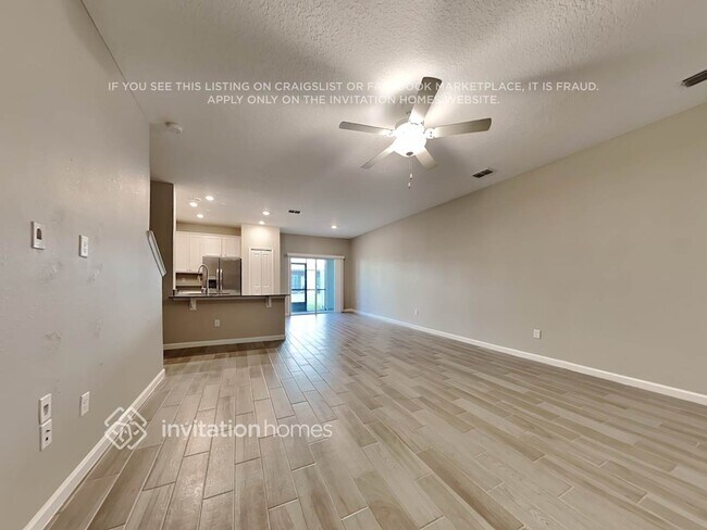 Foto del edificio - 374 Cherry Ridge Dr