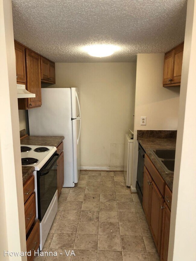 Building Photo - 2 br, 1 bath House - 3702-A Towne Point Road