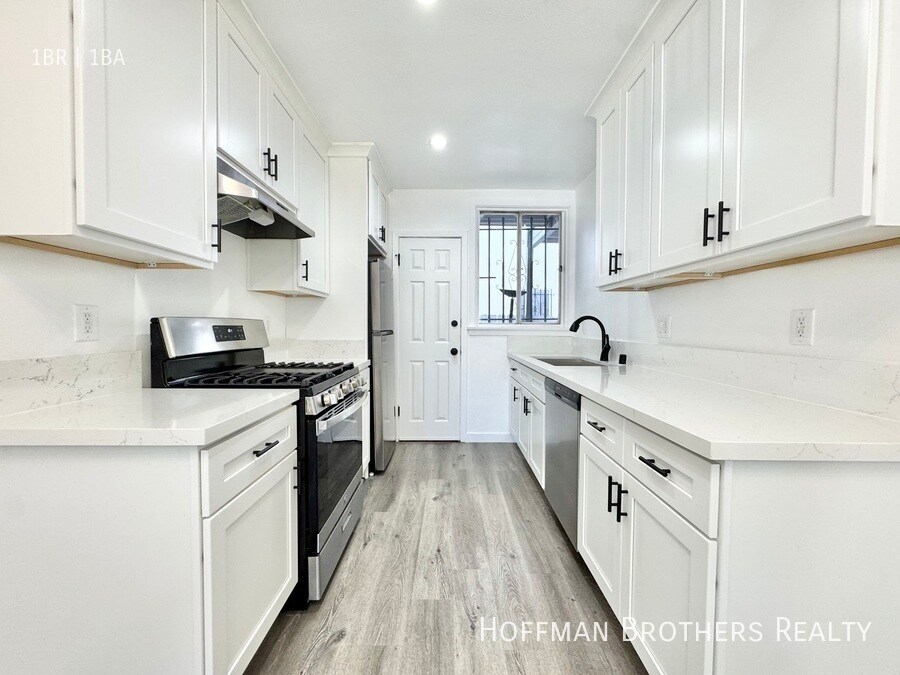 Foto principal - 4205 11th Ave