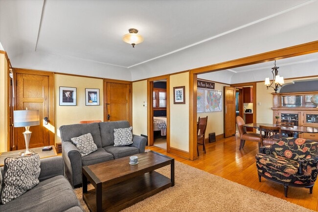 Foto del edificio - 1830 N 56th St