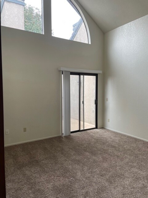 East Bedroom - 2421 N 11th Ave