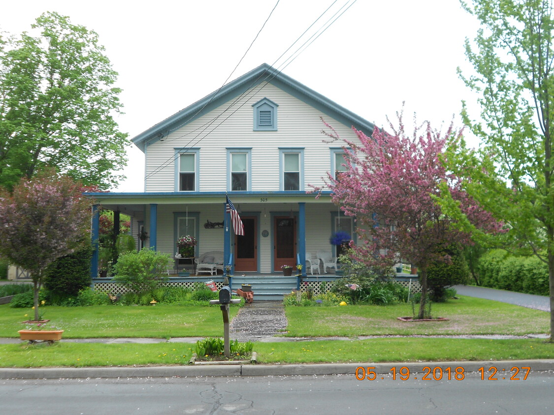 front of house - 305 Main St