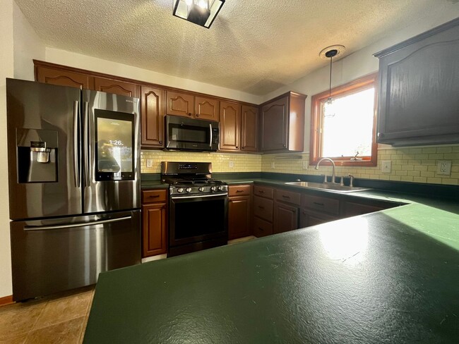 Foto del edificio - Home for Rent by Capital Property Management