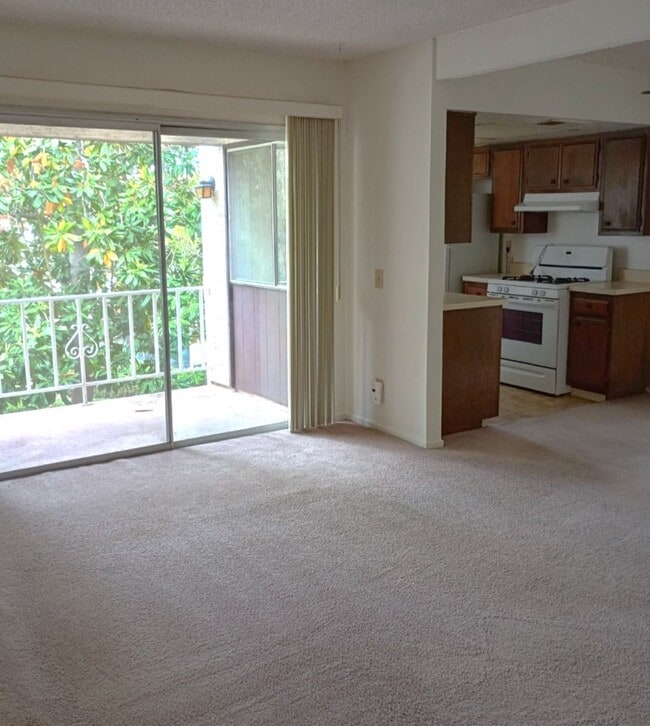 Foto del edificio - 6878 Navajo Rd