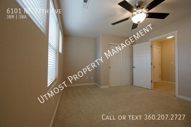 Foto del edificio - Corner Lot, 3BD With Open Floor Plan Near ...