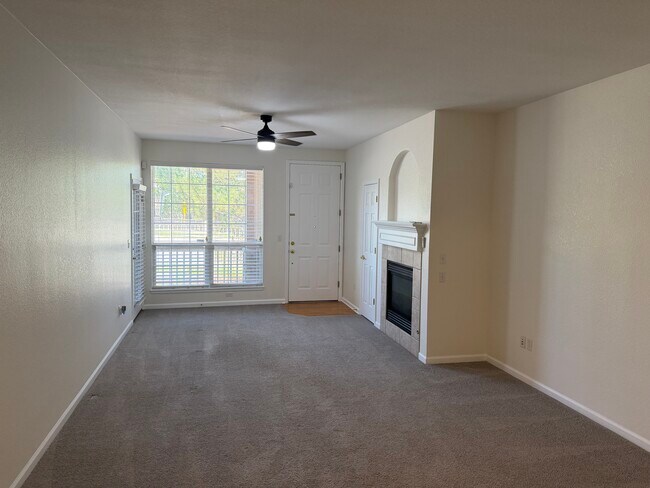 Building Photo - 7131 S Wenatchee Way