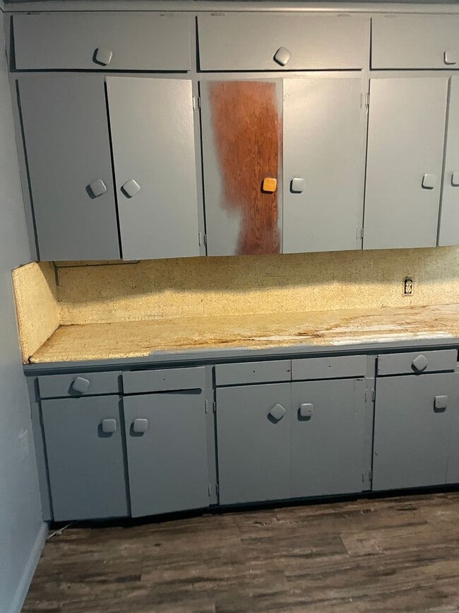 Building Photo - 3 bedroom