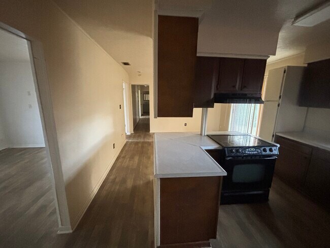 Foto del edificio - 929 Cypress Ave