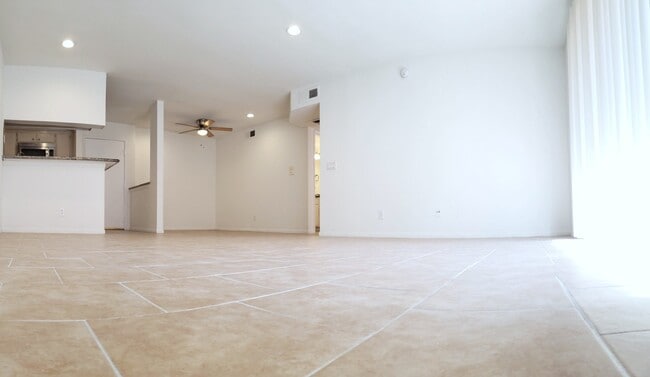 Photo - 11020 Hesby St (Los Angeles, CA) Apartment