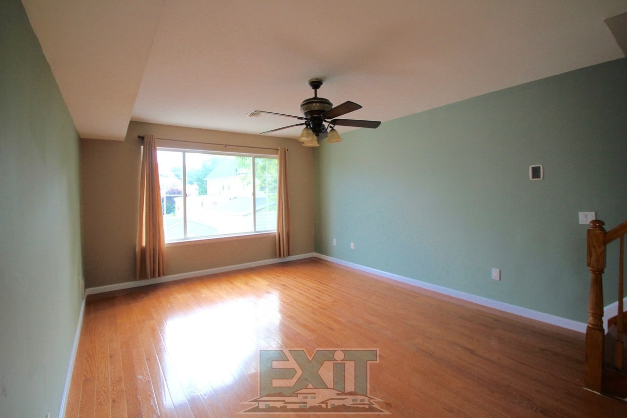 36 Temple Ct, Staten Island, NY 10314 Condo for Rent in Staten Island