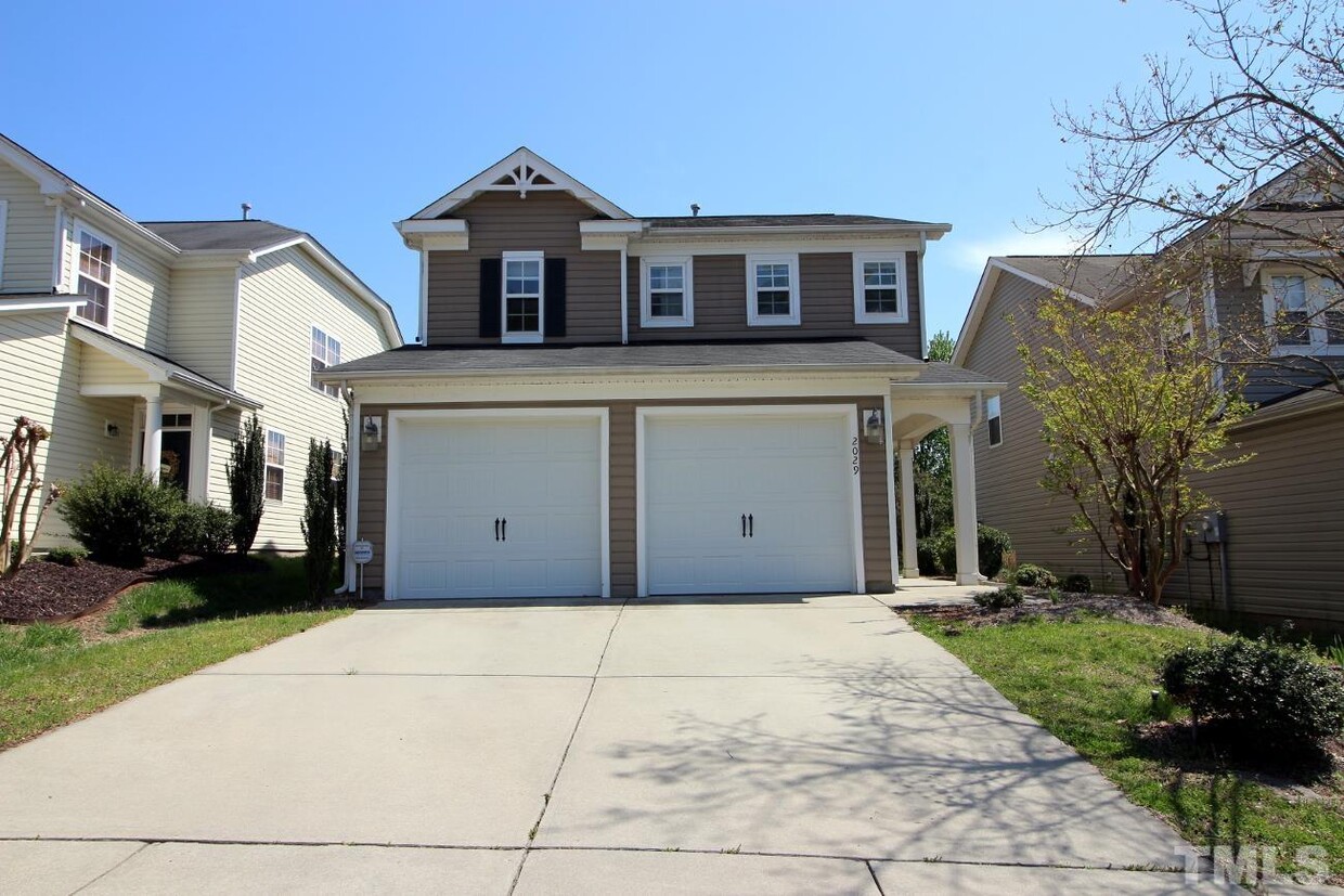 2029 Remington Oaks Cir, Cary, NC 27519 House Rental in Cary, NC