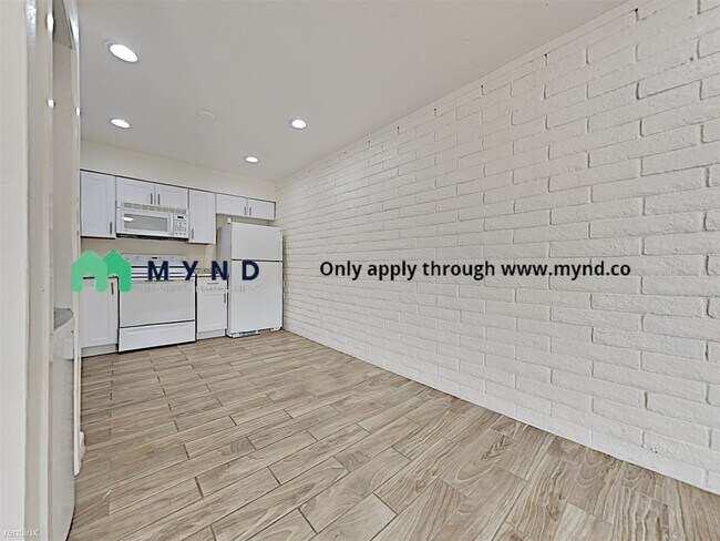 Building Photo - 2 br, 1 bath House - 10 E Ingram St