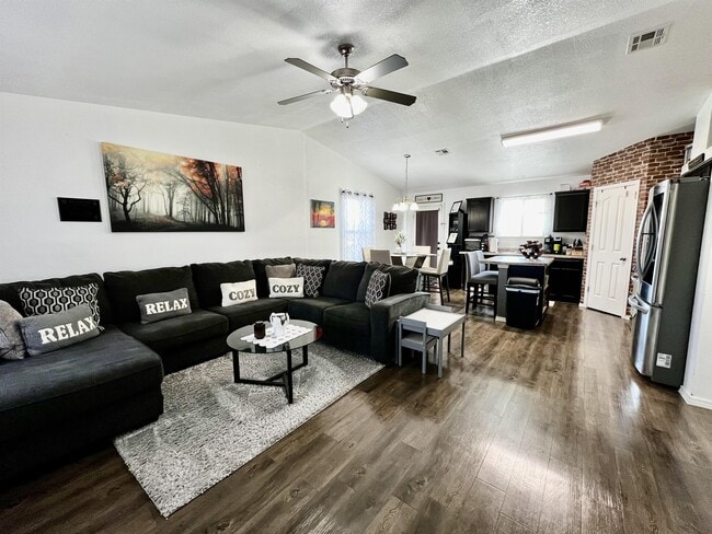 Building Photo - 749 Villa Romero Dr