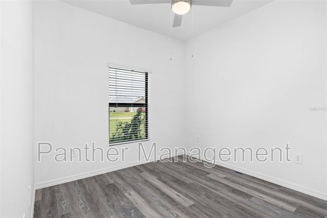 Foto del edificio - 1095 Highlands Rd