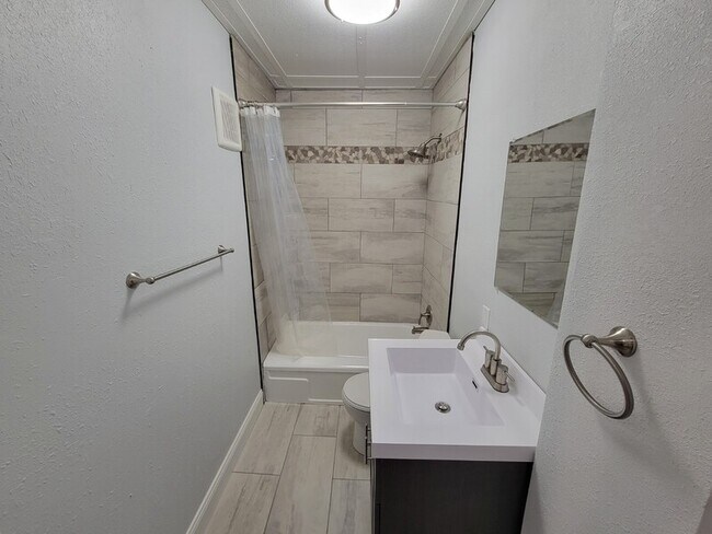 Foto del edificio - 322 N C St