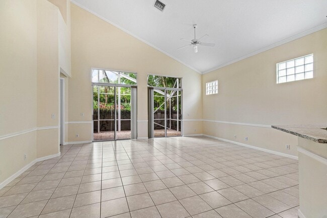 Building Photo - 7690 Hummingbird Ct