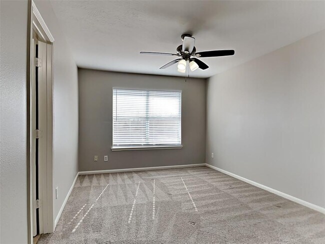 Foto del edificio - 3931 Mistissin Ln