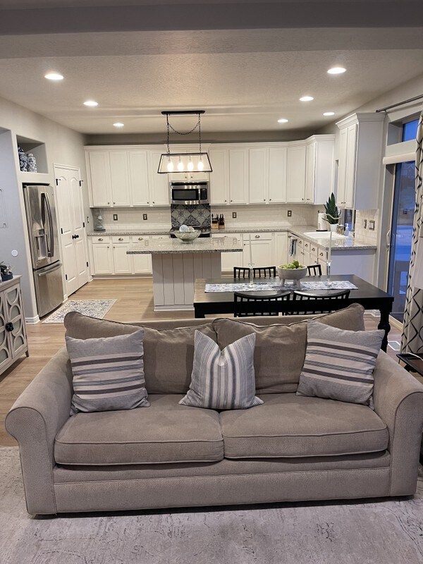 Building Photo - 3772 Grassy Meadow Dr