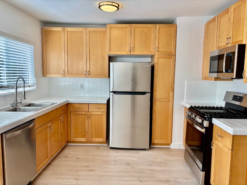 Foto principal - 808-812 Westmount Dr