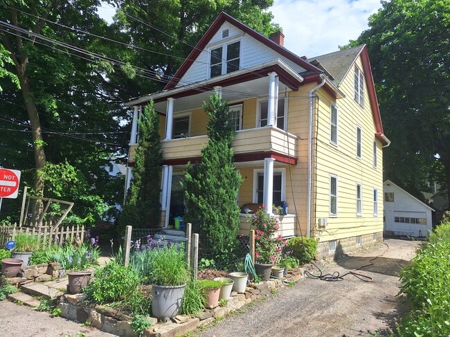 Building Photo - 43 Turner Ave