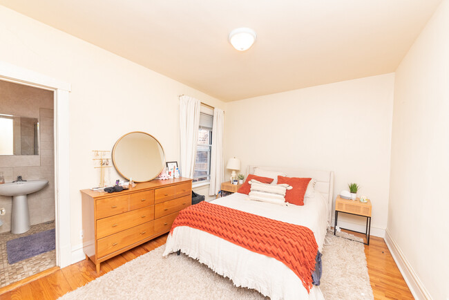 Foto del edificio - 3411 N Elaine Pl