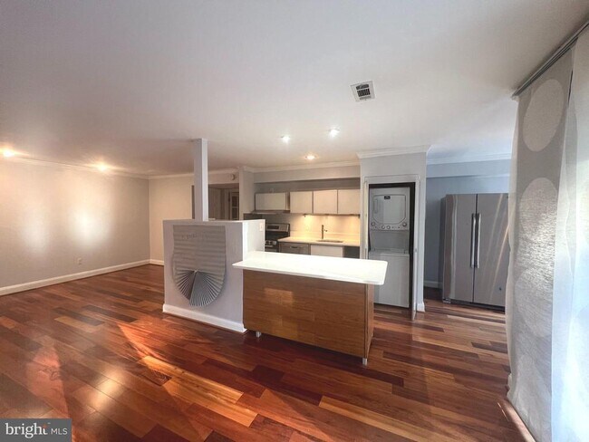 Foto del edificio - 11208 Chestnut Grove Square